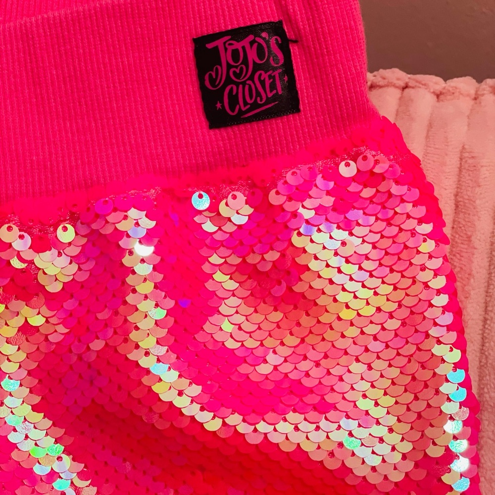 JoJo’s Closet - Pink sequin pants - Picture 3 of 4